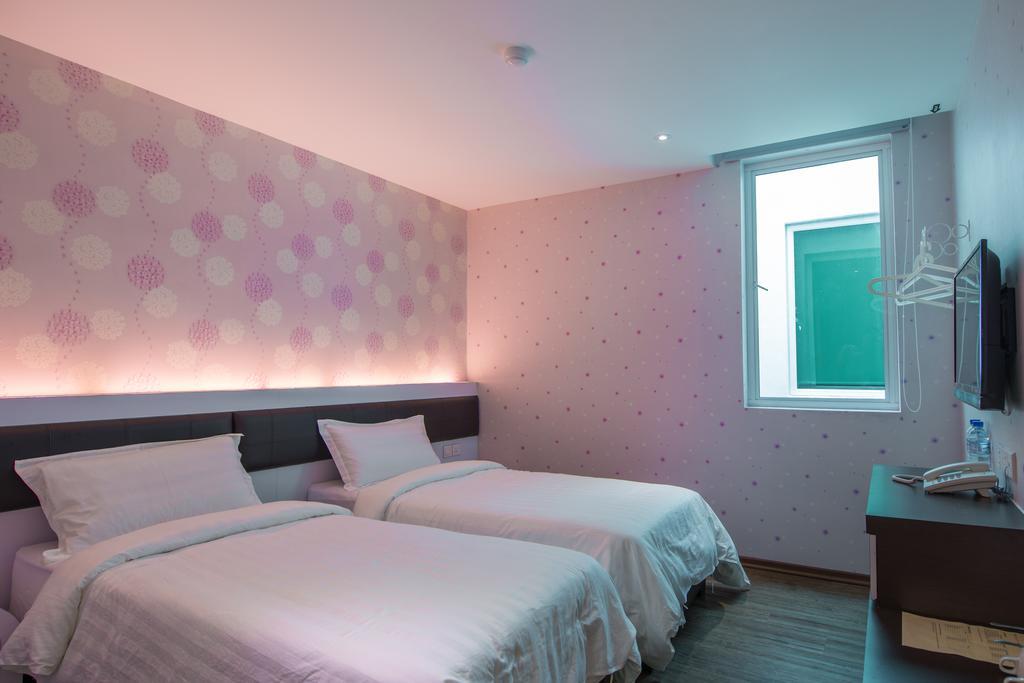 Riverfront Sentral Hotel Малакка Экстерьер фото